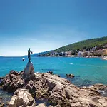 Lovely In بيت للعطل