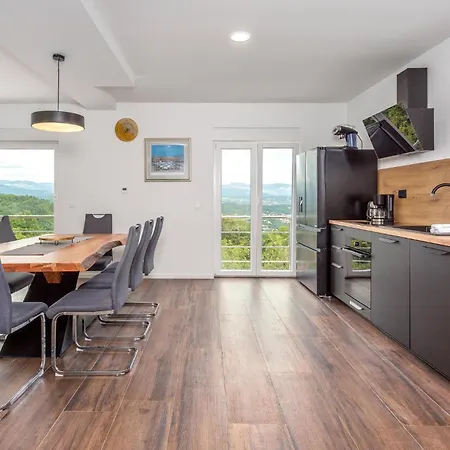 Holiday home Amazing In Rukavac With Kitchen *